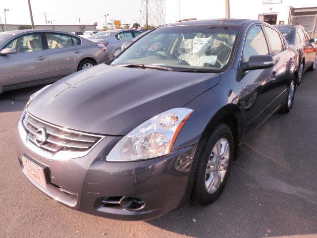 Nissan Altima Pickupslt Quad Cab SWB 4WD 4x4 Truck Sedan