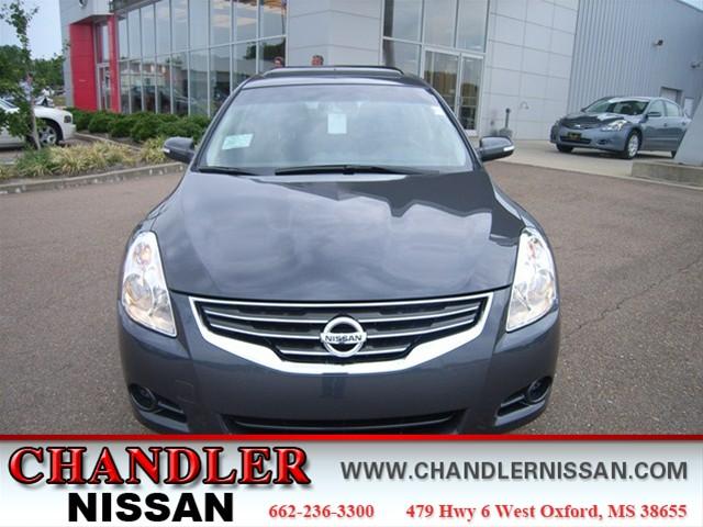 Nissan Altima Pickupslt Quad Cab SWB 4WD 4x4 Truck Sedan