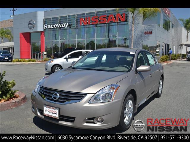 Nissan Altima Pickupslt Quad Cab SWB 4WD 4x4 Truck Sedan