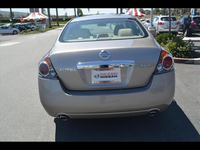 Nissan Altima 2012 photo 4