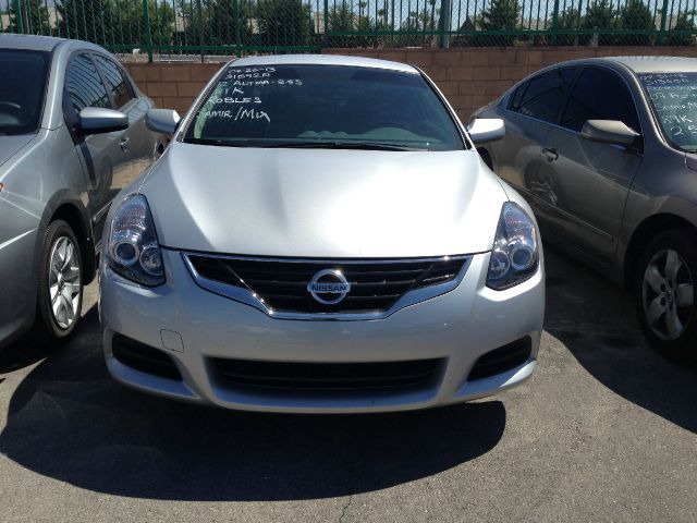 Nissan Altima 2012 photo 1