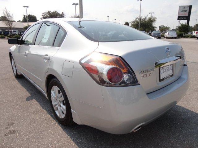 Nissan Altima 2012 photo 2