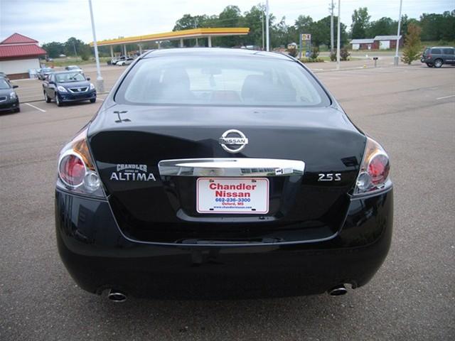 Nissan Altima 2012 photo 2