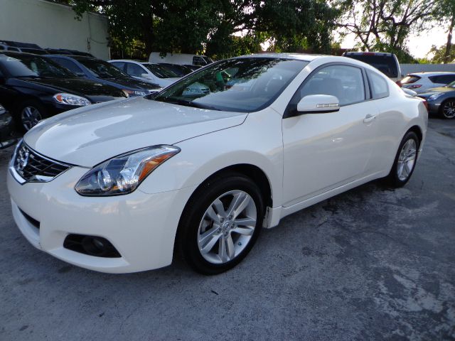 Nissan Altima 2012 photo 2