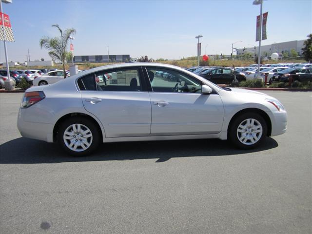 Nissan Altima 2012 photo 3