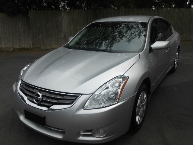 Nissan Altima 2012 photo 2