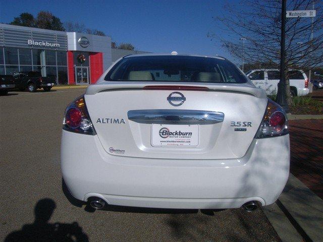 Nissan Altima 2012 photo 2