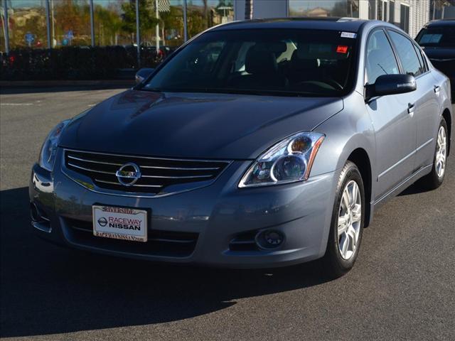 Nissan Altima 2012 photo 1