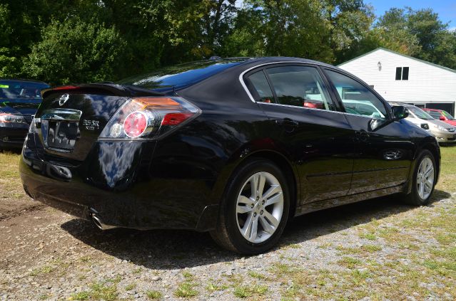 Nissan Altima 4WD Reg Cab 133 Sedan