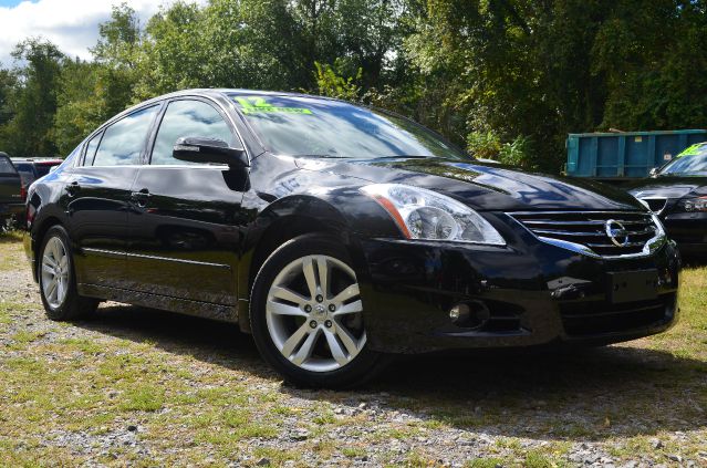 Nissan Altima 2012 photo 2