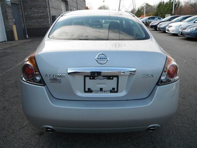 Nissan Altima 2012 photo 3