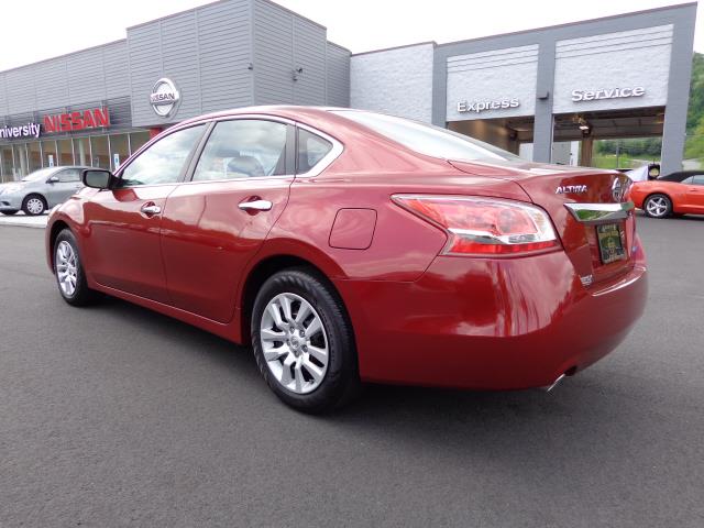 Nissan Altima 2013 photo 2