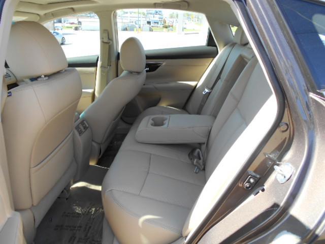 Nissan Altima 2013 photo 15