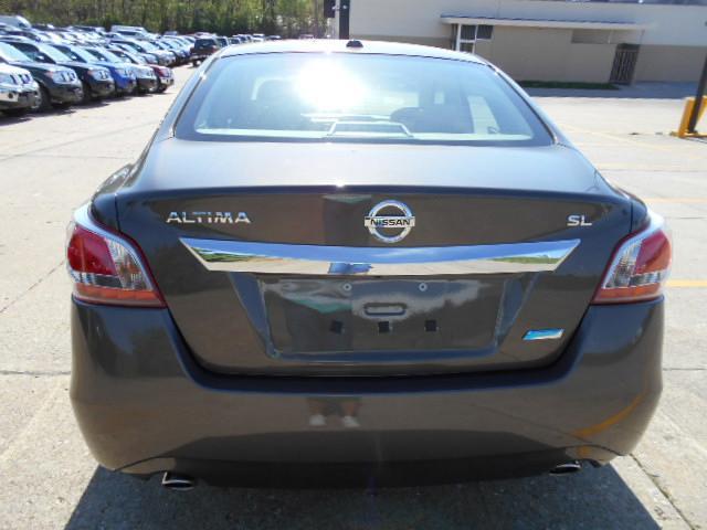 Nissan Altima 2013 photo 17