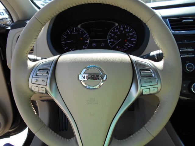 Nissan Altima 2013 photo 9