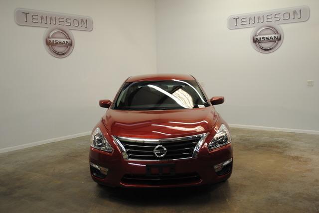 Nissan Altima 2013 photo 2