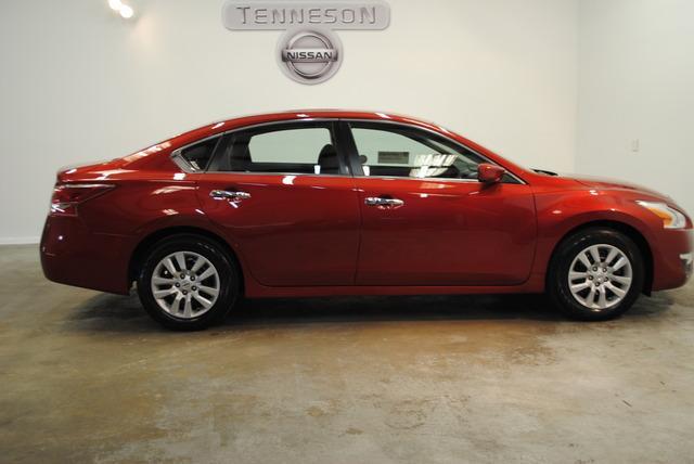 Nissan Altima 2013 photo 21