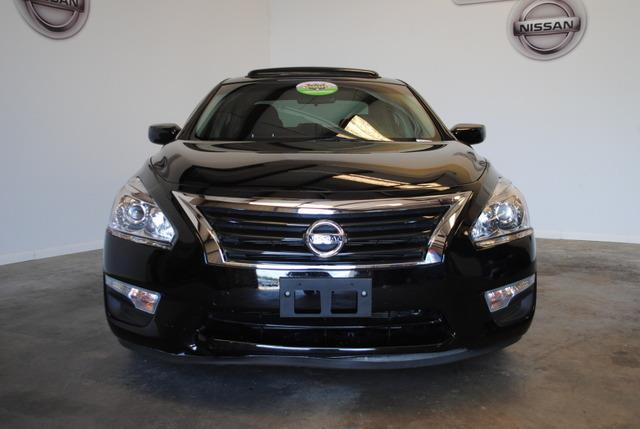 Nissan Altima 2013 photo 2