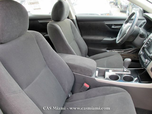 Nissan Altima 2013 photo 1