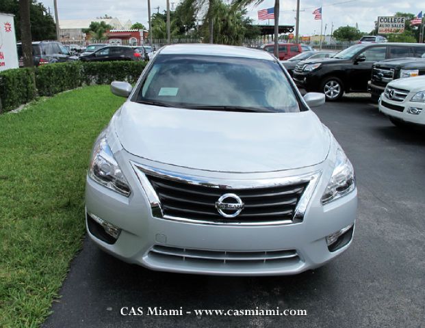 Nissan Altima 2013 photo 11