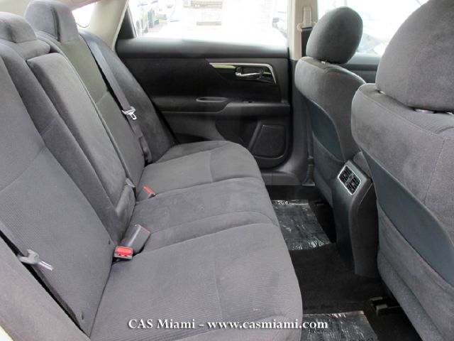 Nissan Altima 2013 photo 2