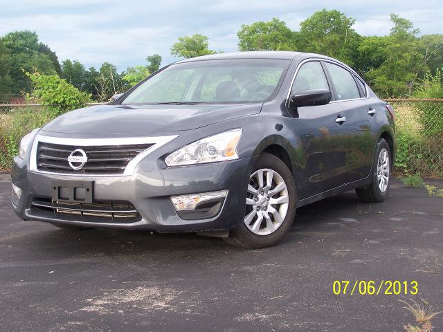 Nissan Altima 2013 photo 1