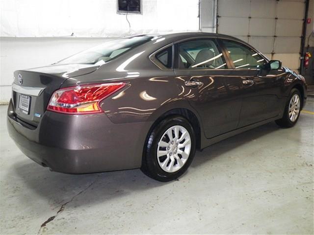 Nissan Altima 2013 photo 3