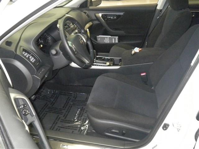 Nissan Altima 2013 photo 1