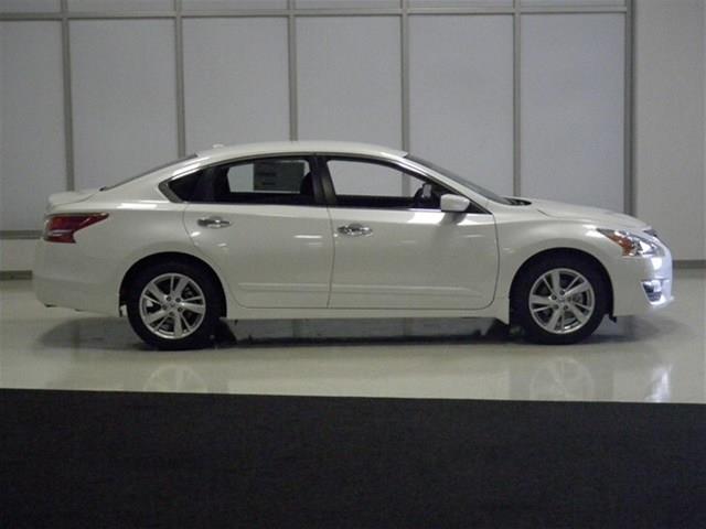 Nissan Altima 2013 photo 2