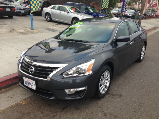 Nissan Altima 2013 photo 2