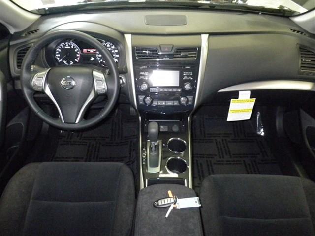 Nissan Altima 2013 photo 10