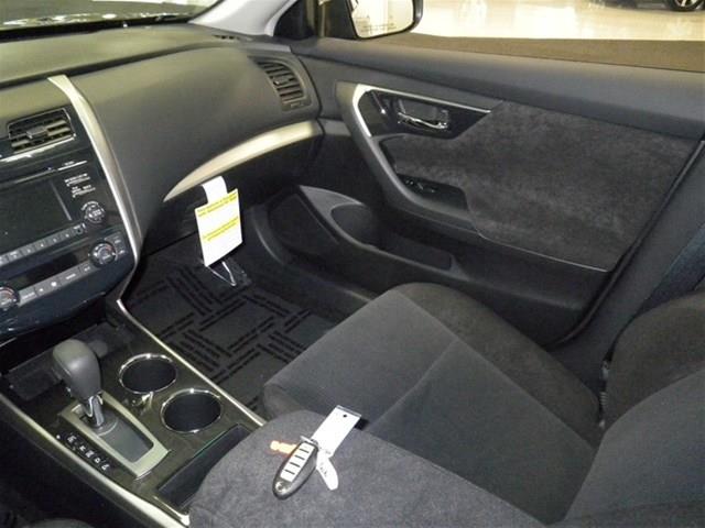 Nissan Altima 2013 photo 16