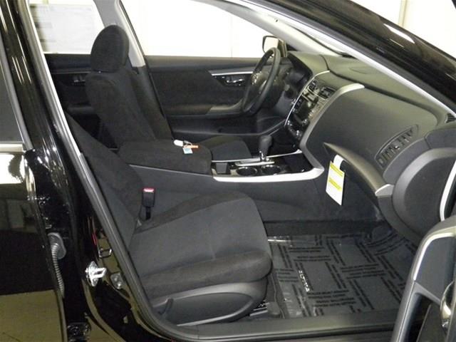 Nissan Altima 2013 photo 35