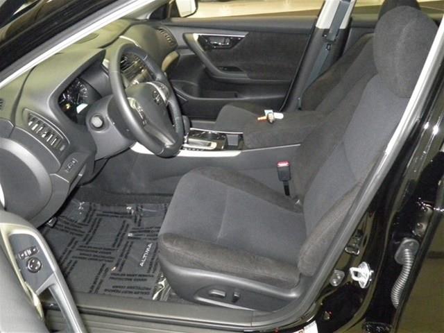 Nissan Altima 2013 photo 38