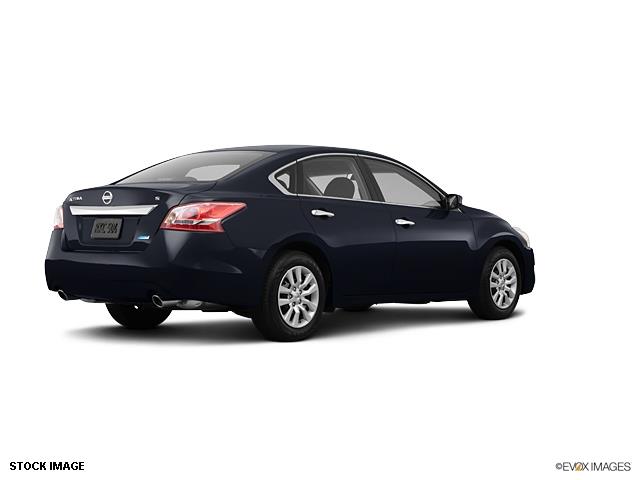 Nissan Altima 2013 photo 4