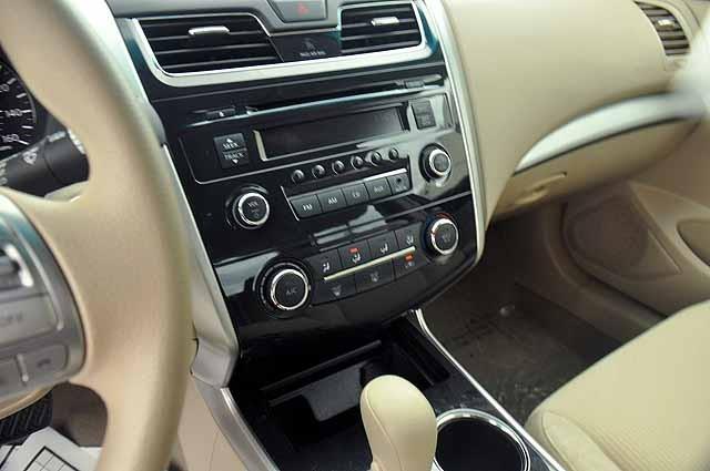 Nissan Altima 2013 photo 2