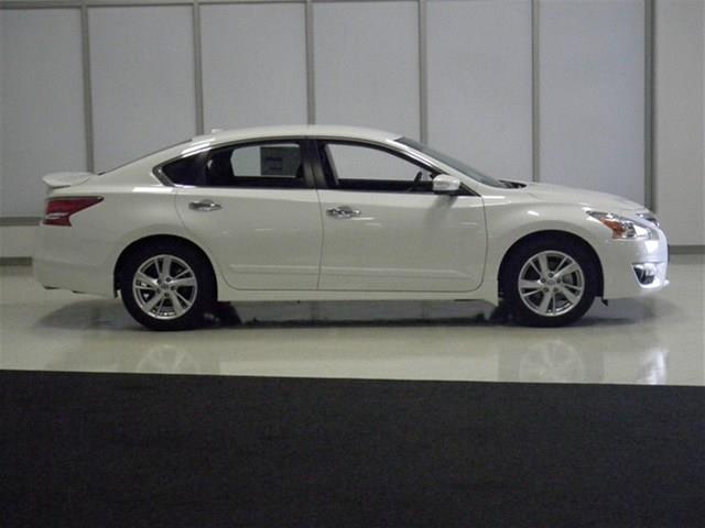 Nissan Altima 2013 photo 2