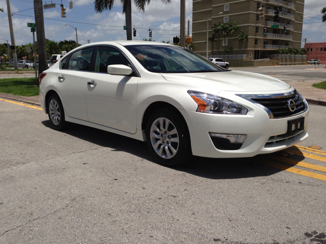 Nissan Altima 2013 photo 1