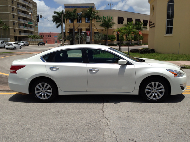 Nissan Altima 2013 photo 3