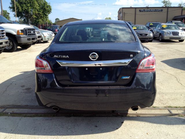 Nissan Altima 2013 photo 4