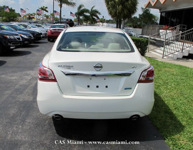 Nissan Altima 2013 photo 3