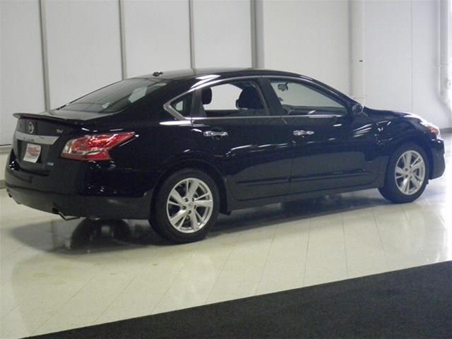 Nissan Altima 2013 photo 1