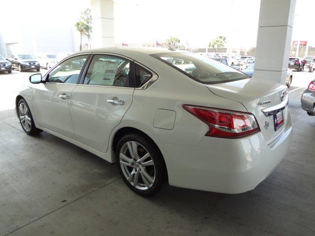 Nissan Altima 2013 photo 28