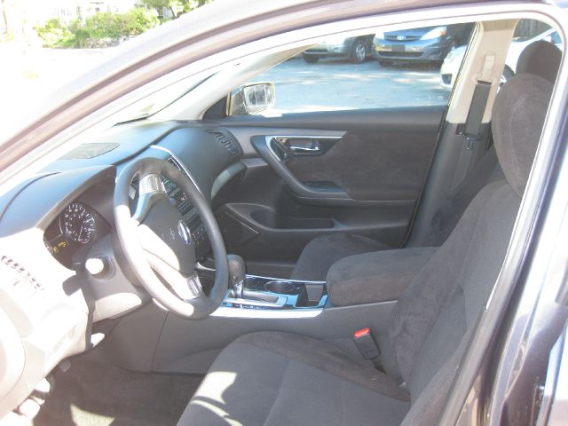 Nissan Altima 2013 photo 4