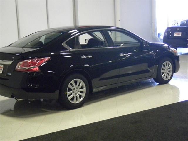 Nissan Altima 2013 photo 21