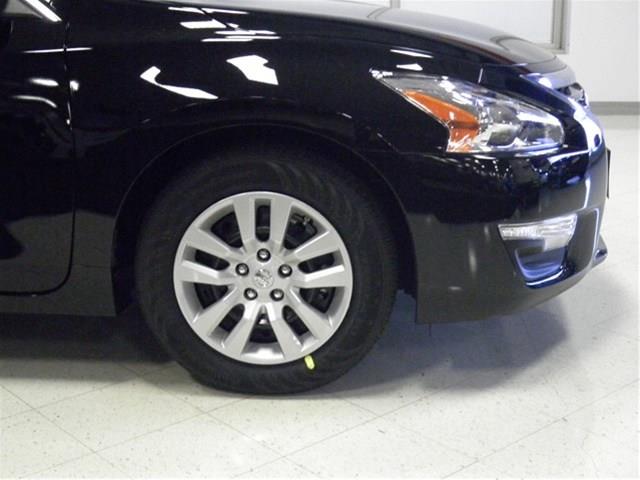 Nissan Altima 2013 photo 22