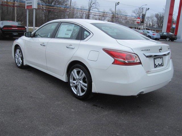 Nissan Altima 2013 photo 4