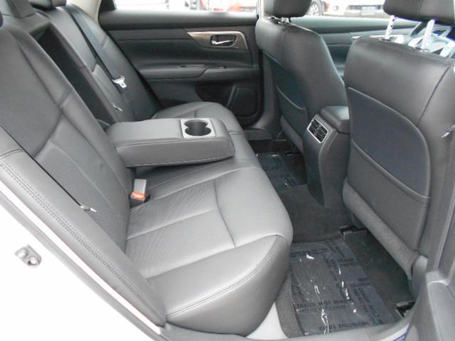 Nissan Altima 2013 photo 13