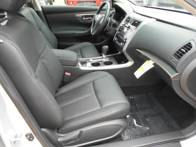 Nissan Altima 2013 photo 4