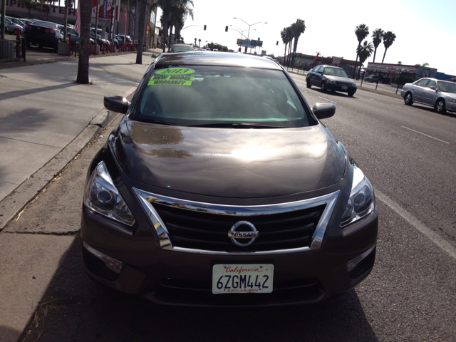 Nissan Altima 2013 photo 2